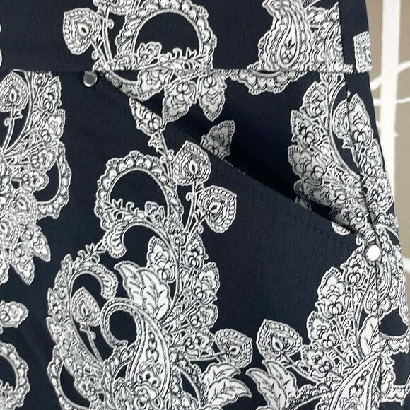 NEW INC International Concepts Core Short Crawling Paisley 6 - Picture 4 of 10